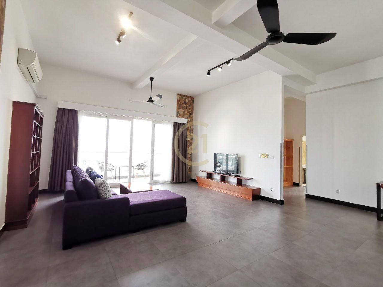 SPECIOUS THREE BEDROOM FOR RENT