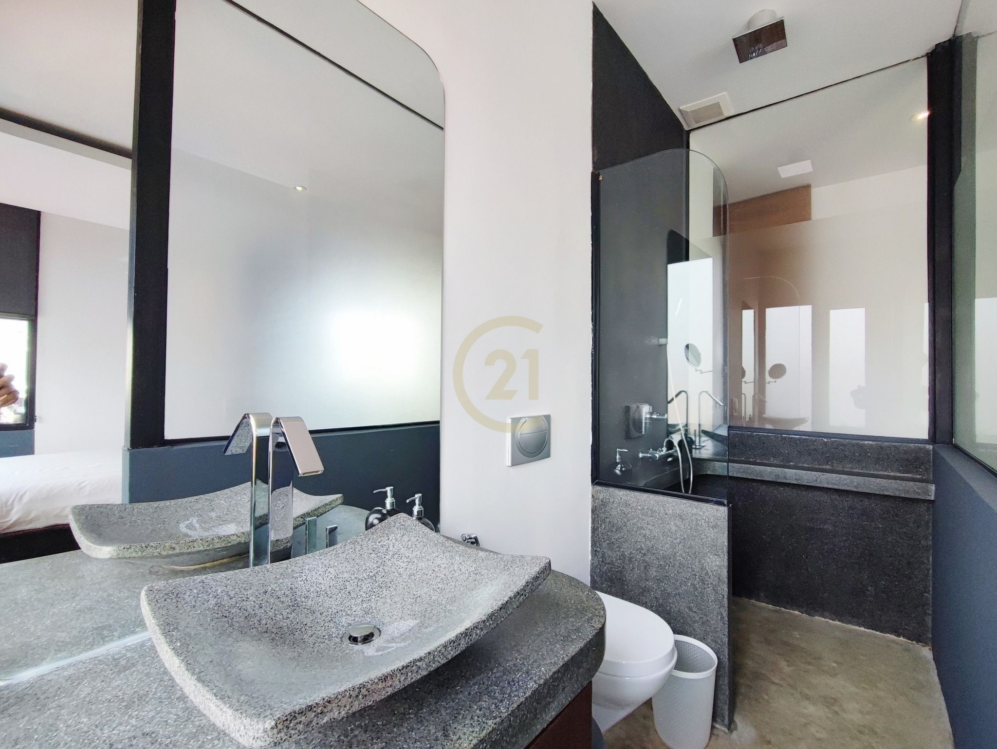 482224703_637028729067100_3045252908391765537_n ELEGANT PENTHOUSE FOR RENT
