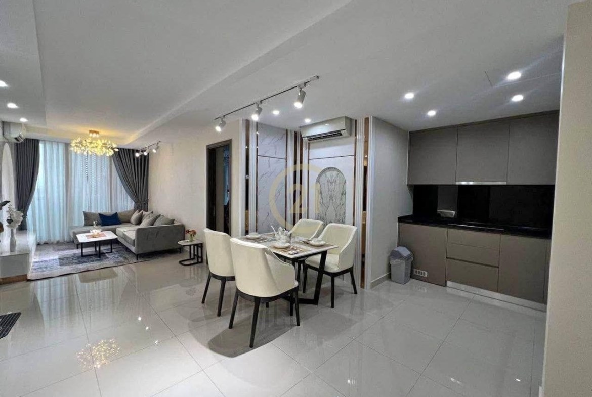 LUXURIOUS THREE BEDROOM FOR RENT