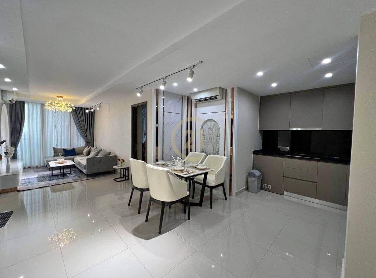 LUXURIOUS THREE BEDROOM FOR RENT