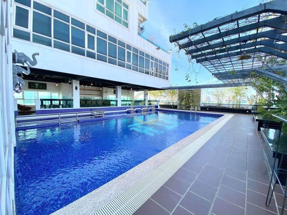 Luxury One Bedroom For Rent At BKK3