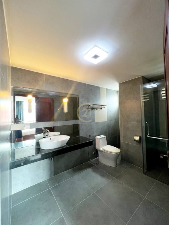 Spacious 3-Bedroom for Rent in Toul Tompoung
