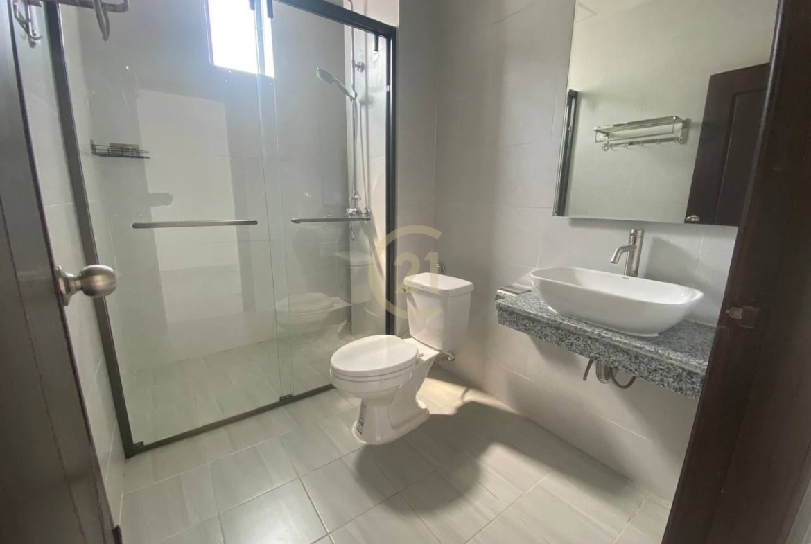 Cozy 1-Bedroom Apartment for Rent in Tonle Bassac