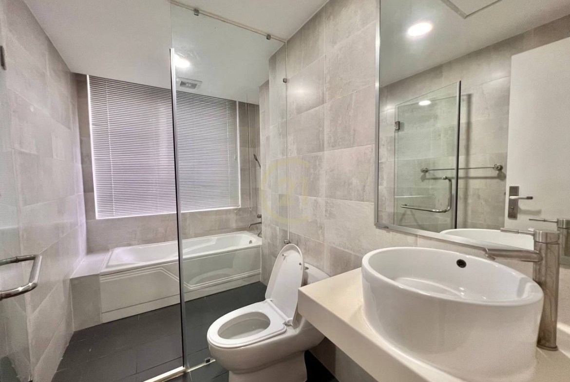 Luxury Three Bedroom For Rent At BKK1