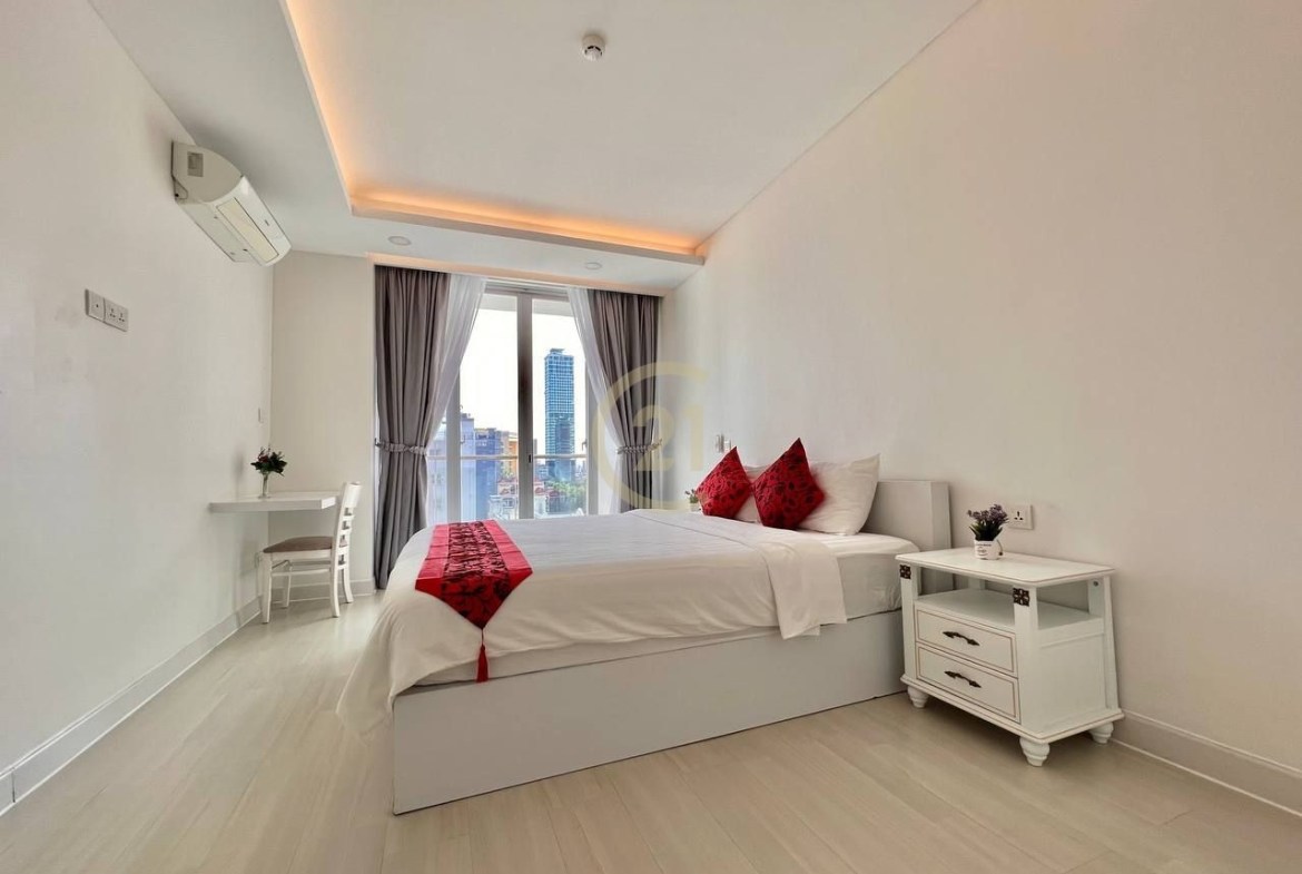 Luxury Three Bedroom For Rent At BKK1