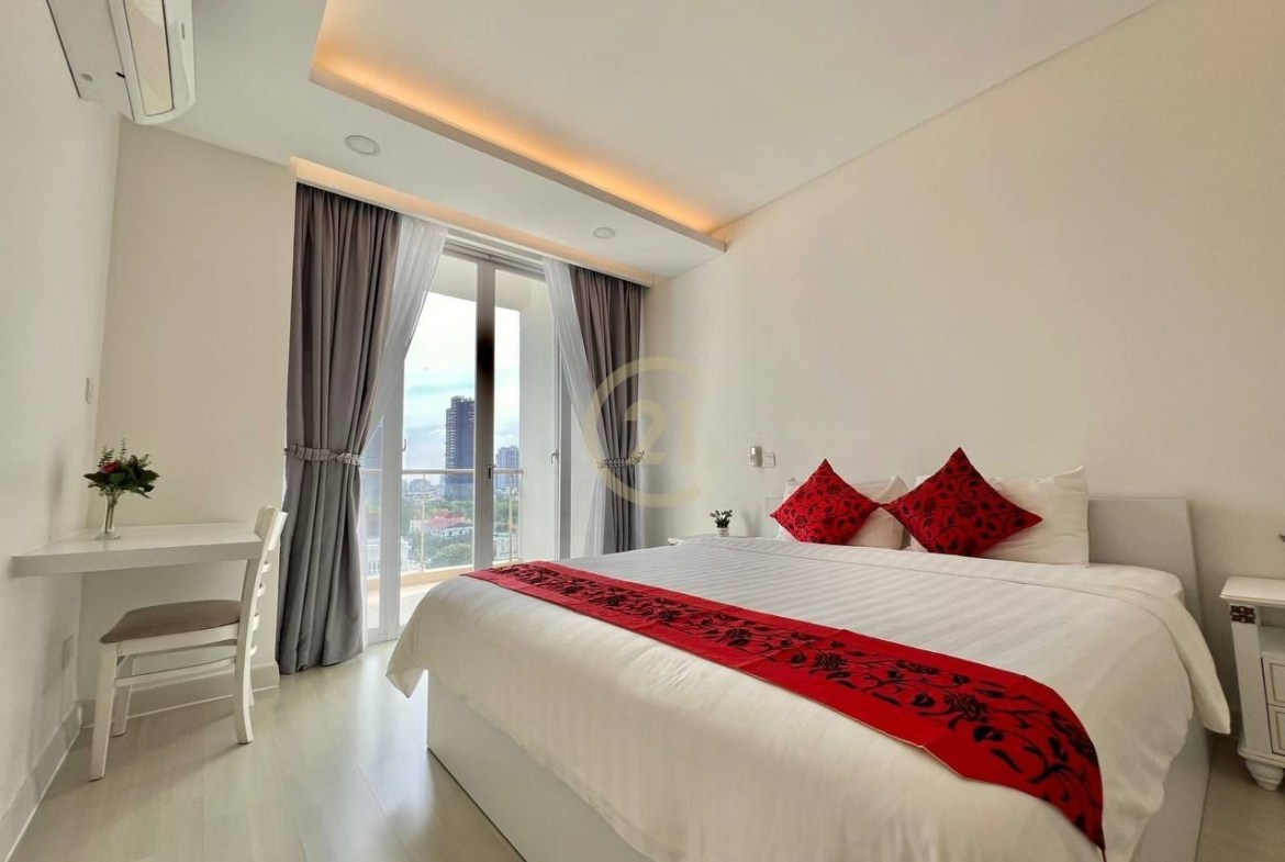 Luxury Three Bedroom For Rent At BKK1