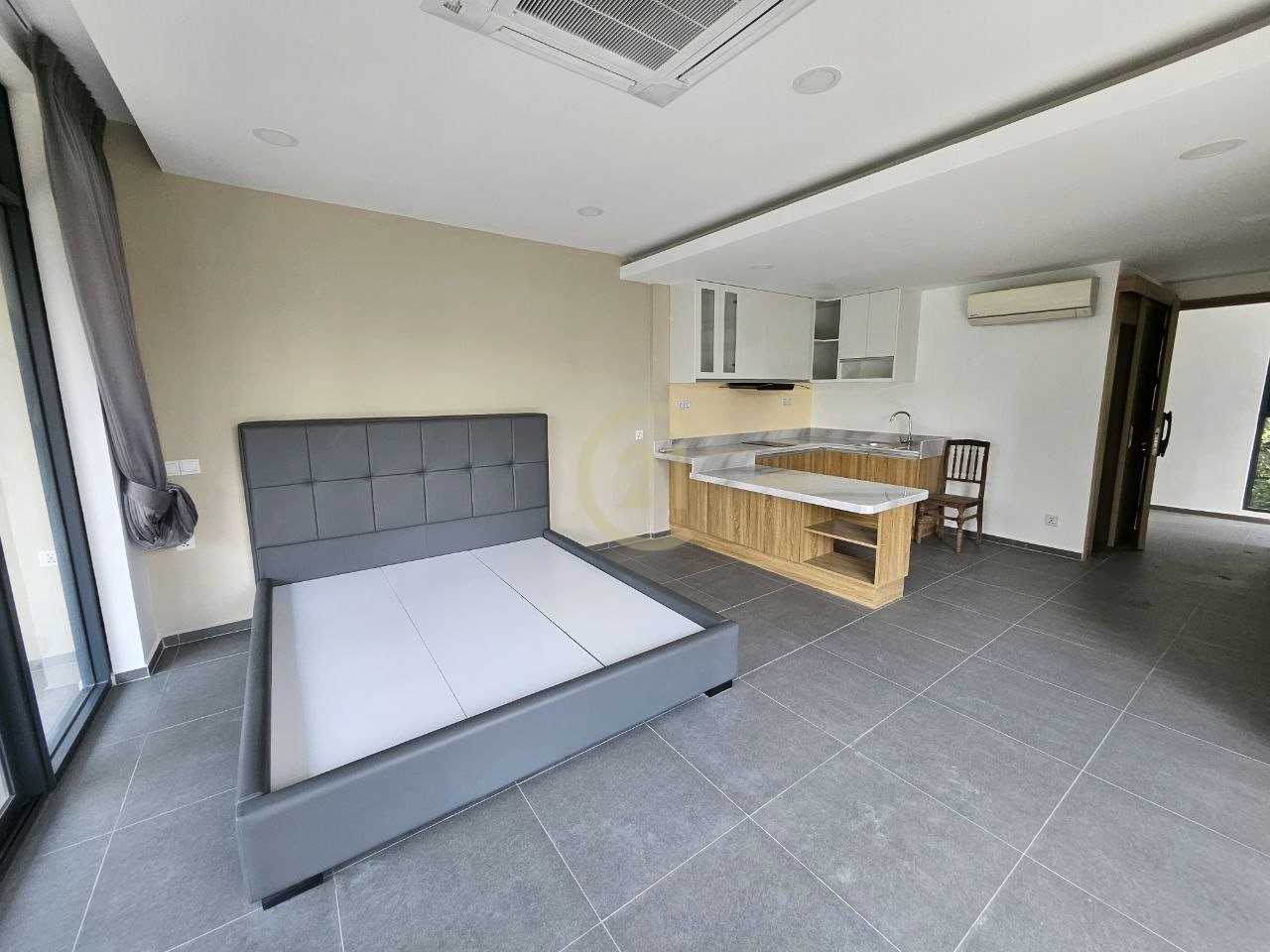 Western Big Studio Room For Rent At Tonle Bassac