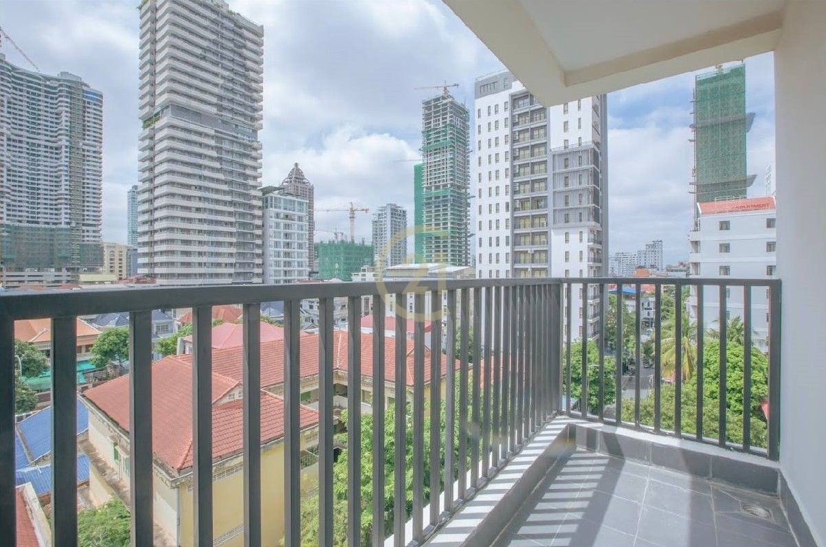 Luxury Two Bedroom For Rent At BKK1