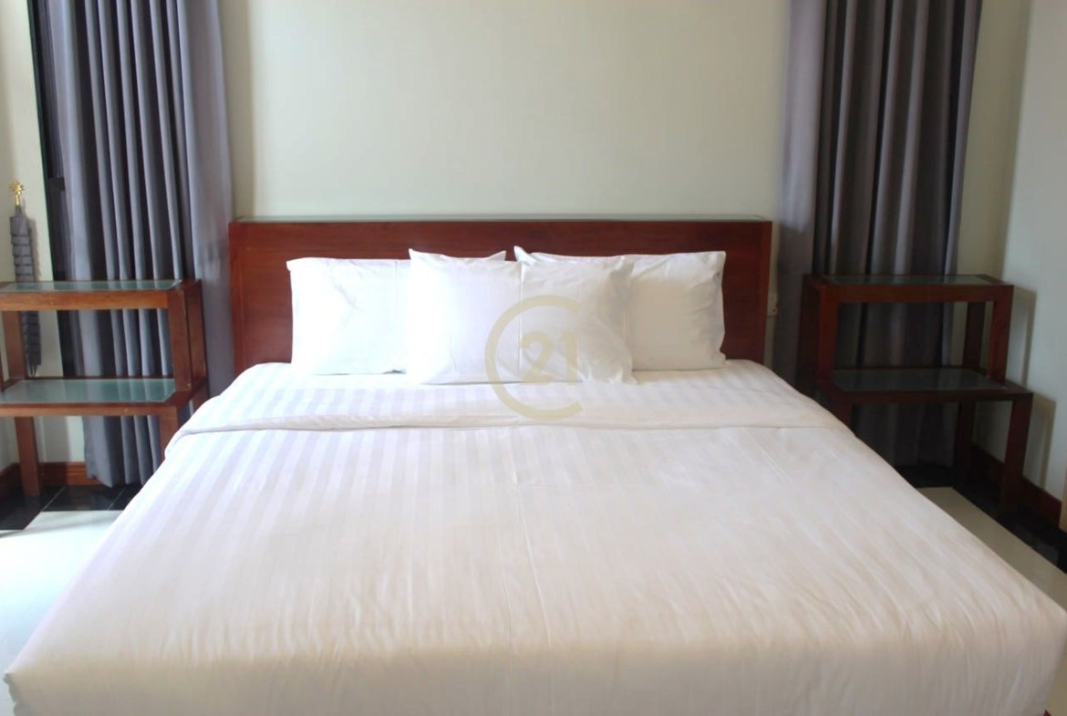 Stylish & Fully Serviced 1-Bedroom Apartment For Lease