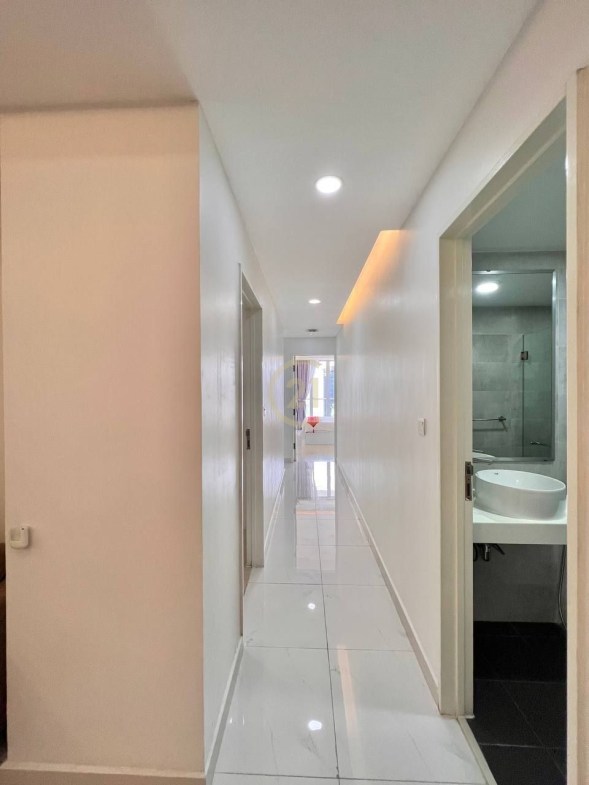 Luxury Two Bedroom For Rent At BKK1