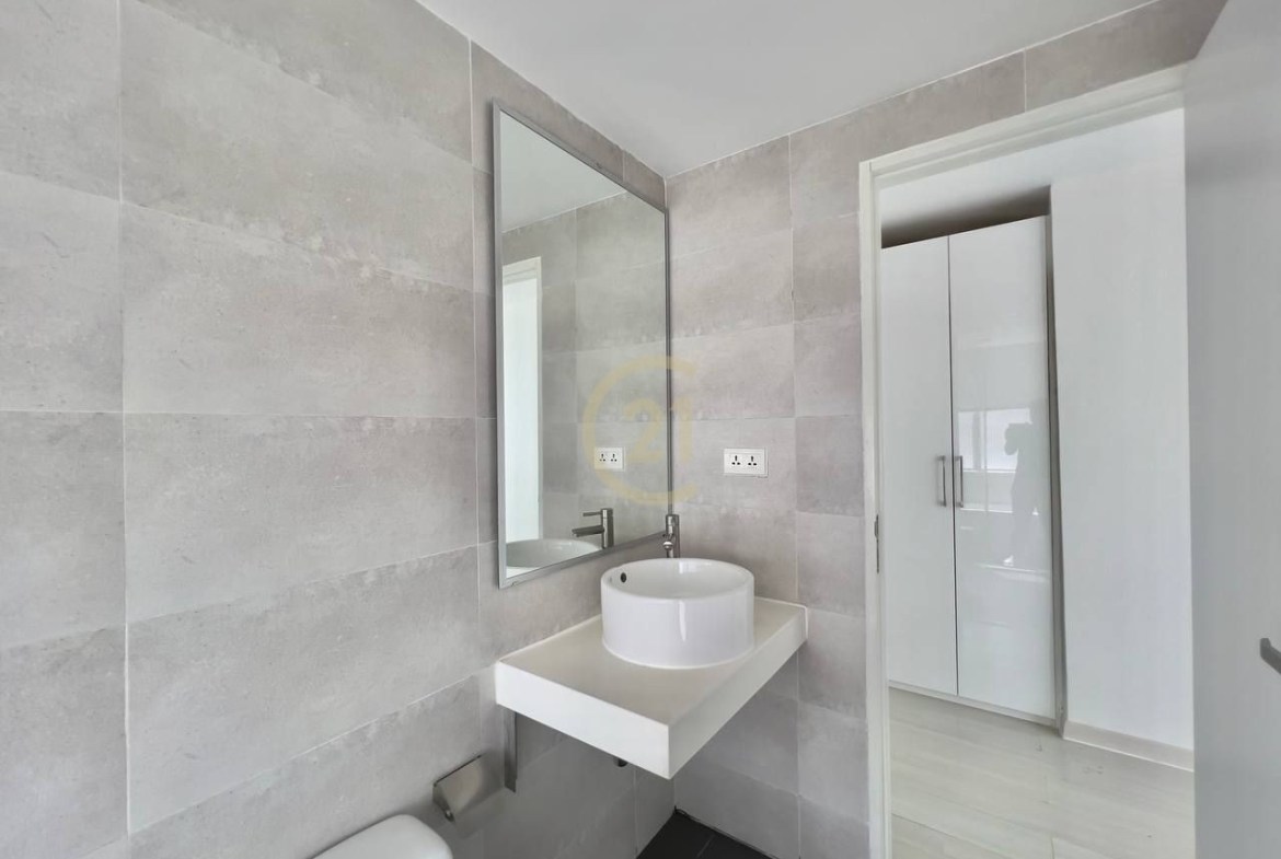 Luxury Two Bedroom For Rent At BKK1