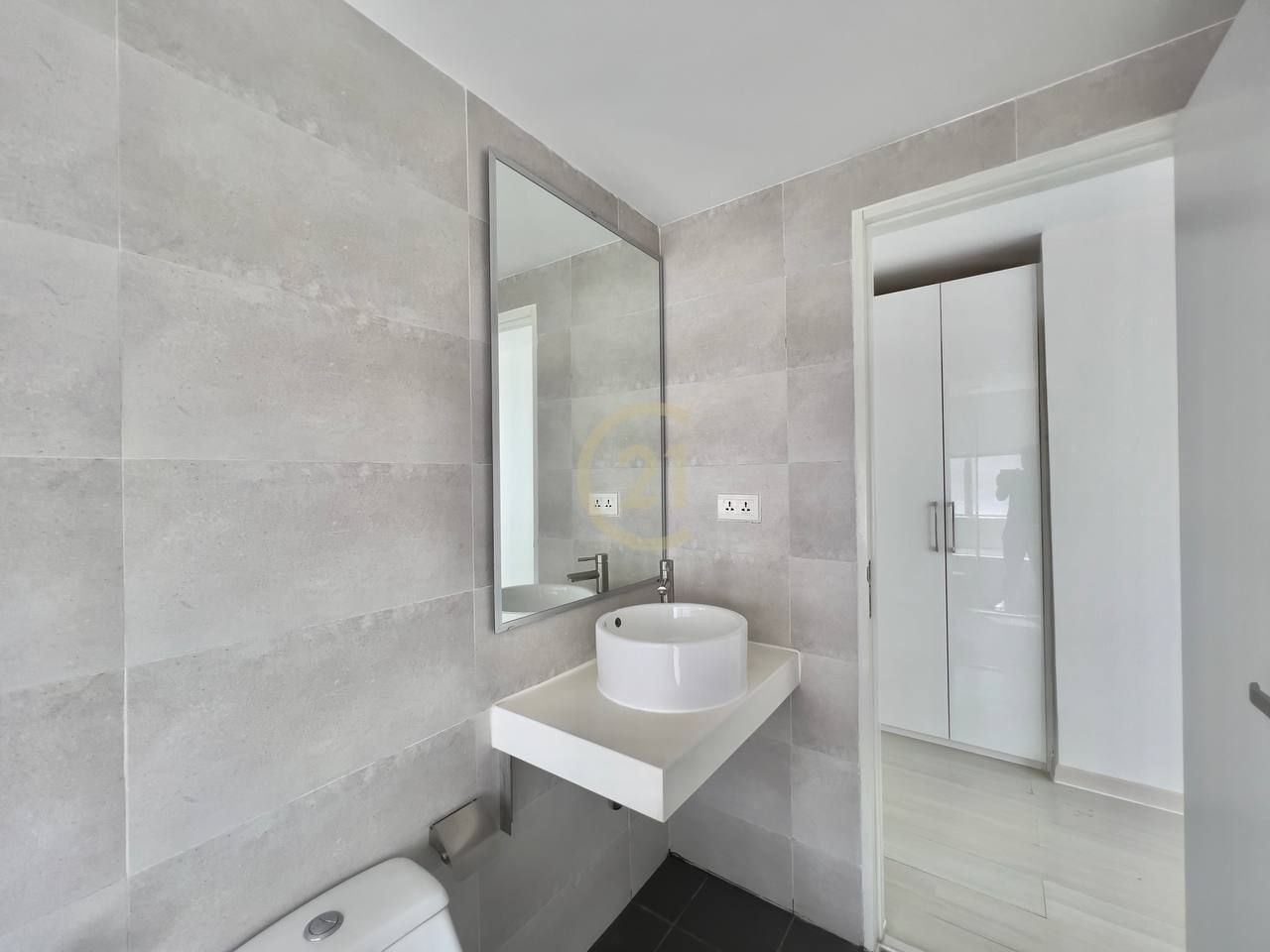 Luxury Two Bedroom For Rent At BKK1