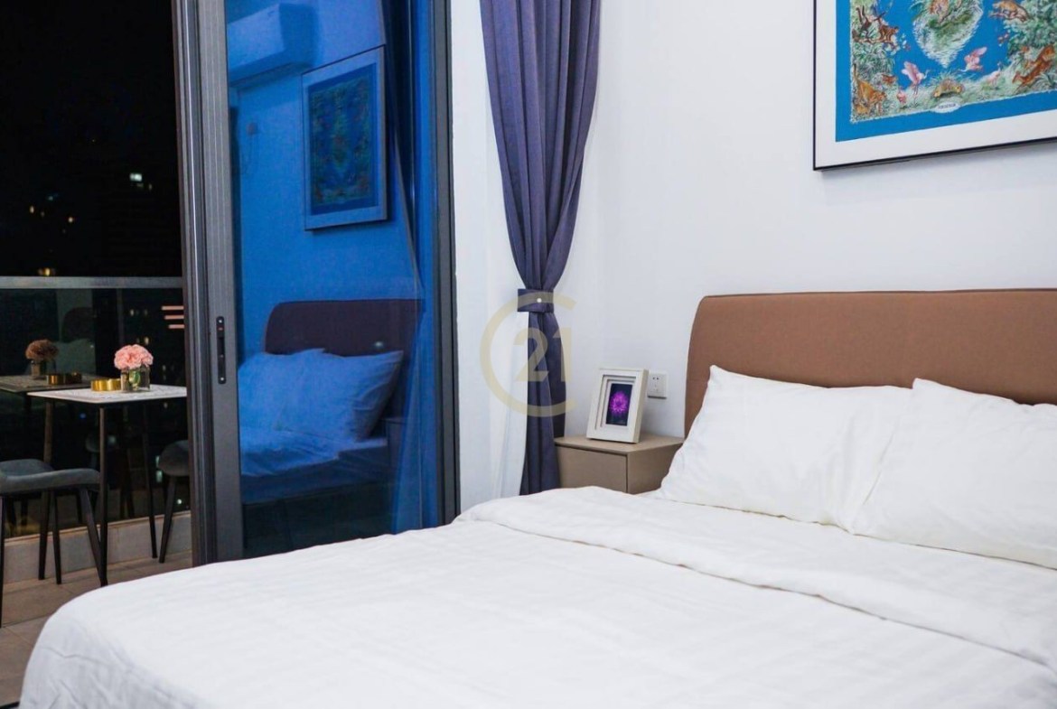 Spacious 2-BR Apartment for Rent in BKK1
