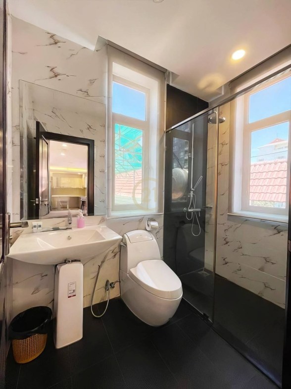 LUXURIOUS TWO BEDROOM FOR RENT