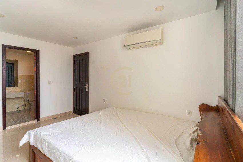 WESTERN THREE BEDROOM FOR RENT