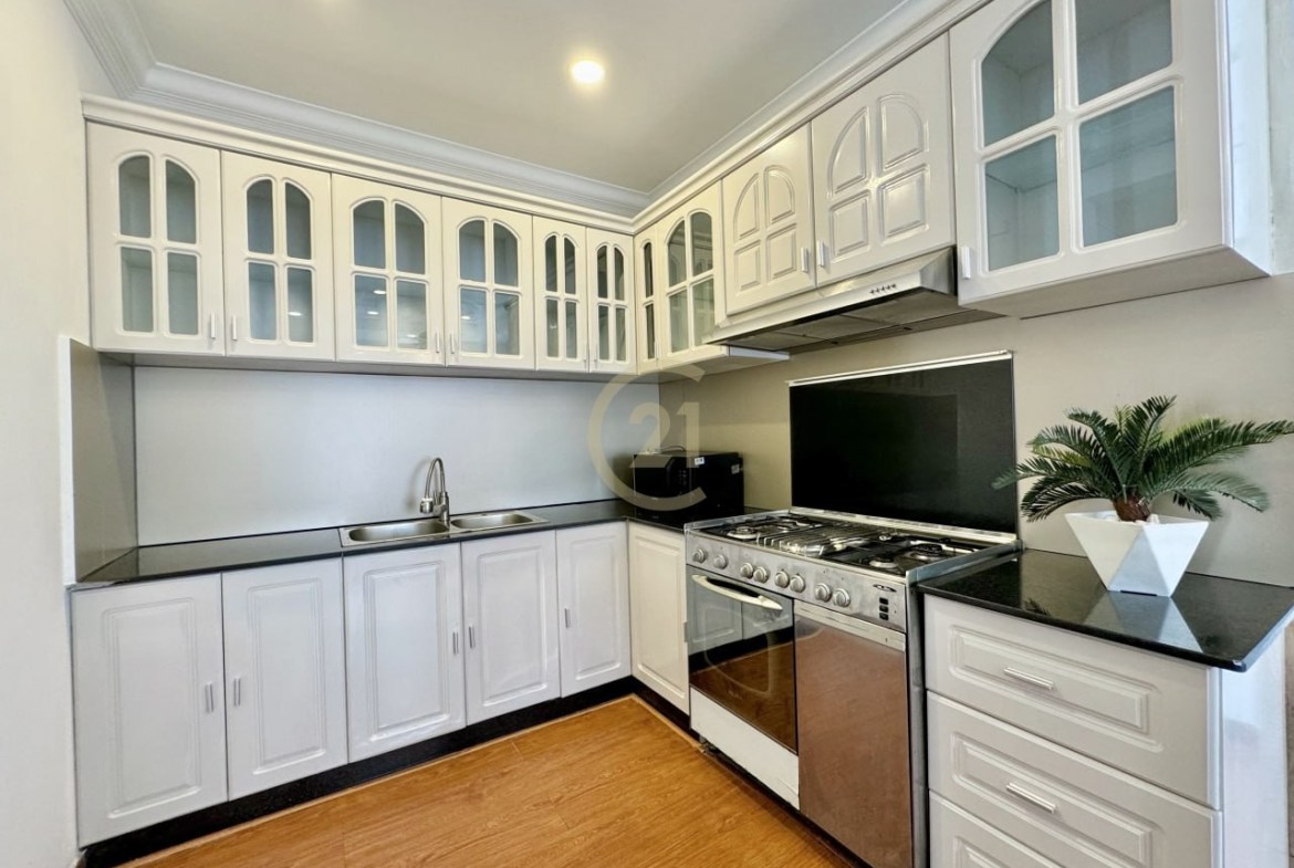 Western Three Bedroom for rent at BKK1
