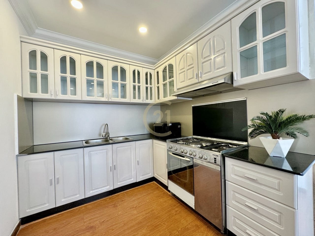 Western Three Bedroom for rent at BKK1