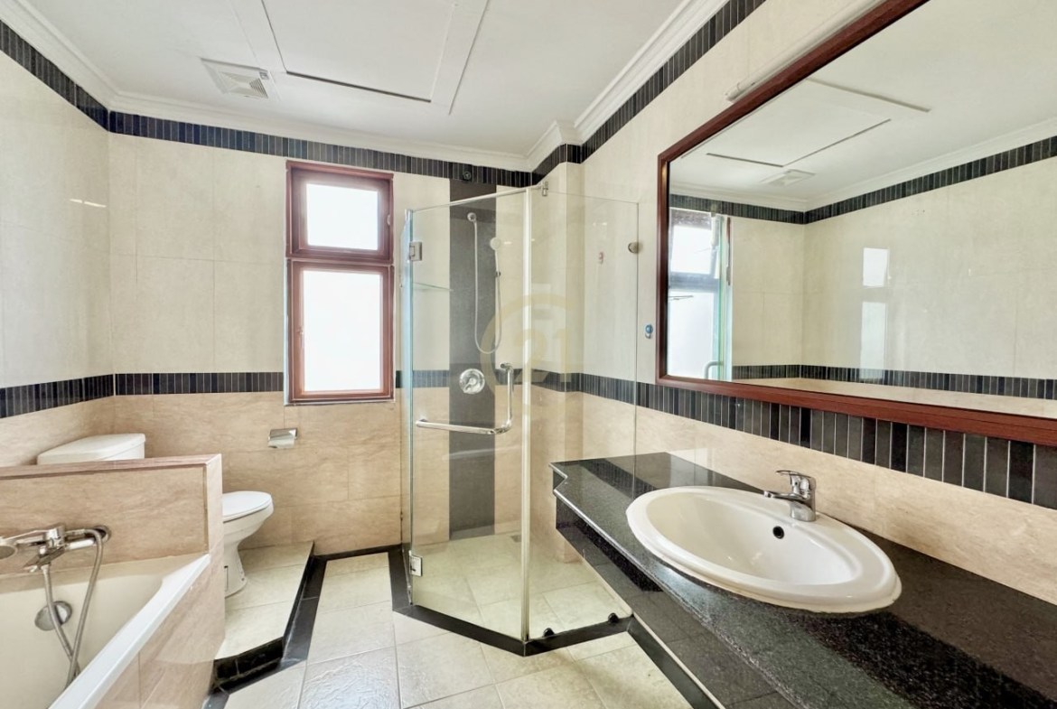 Western Three Bedroom for rent at BKK1