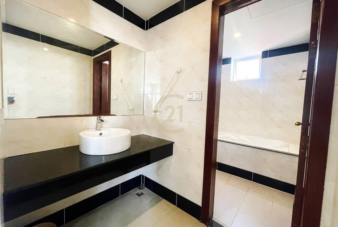 CLASSIC TWO BEDROOM FOR RENT