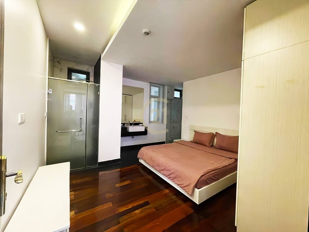 LUXURIOUS TWO BEDROOM FOR RENT