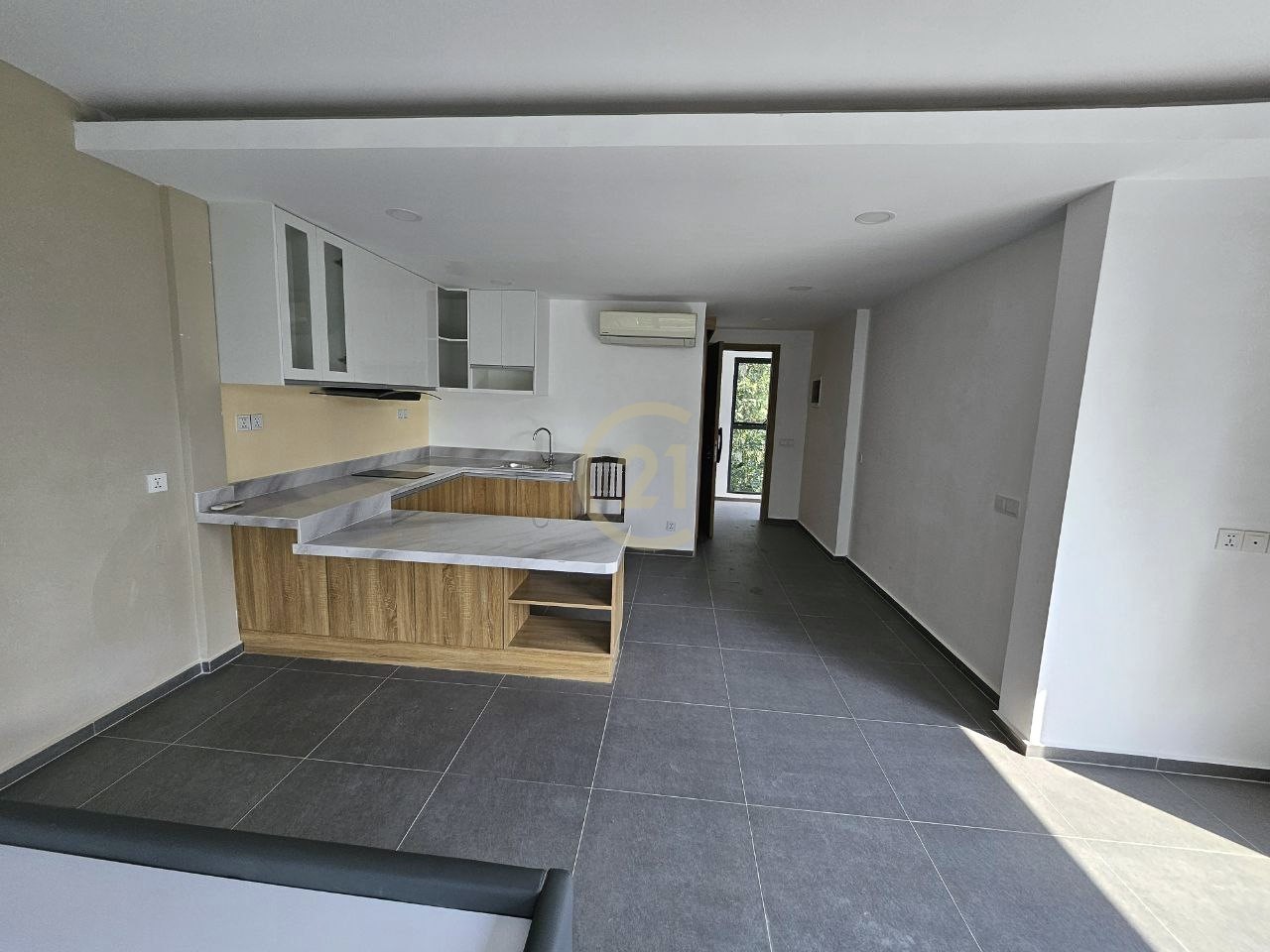 Western Big Studio Room For Rent At Tonle Bassac