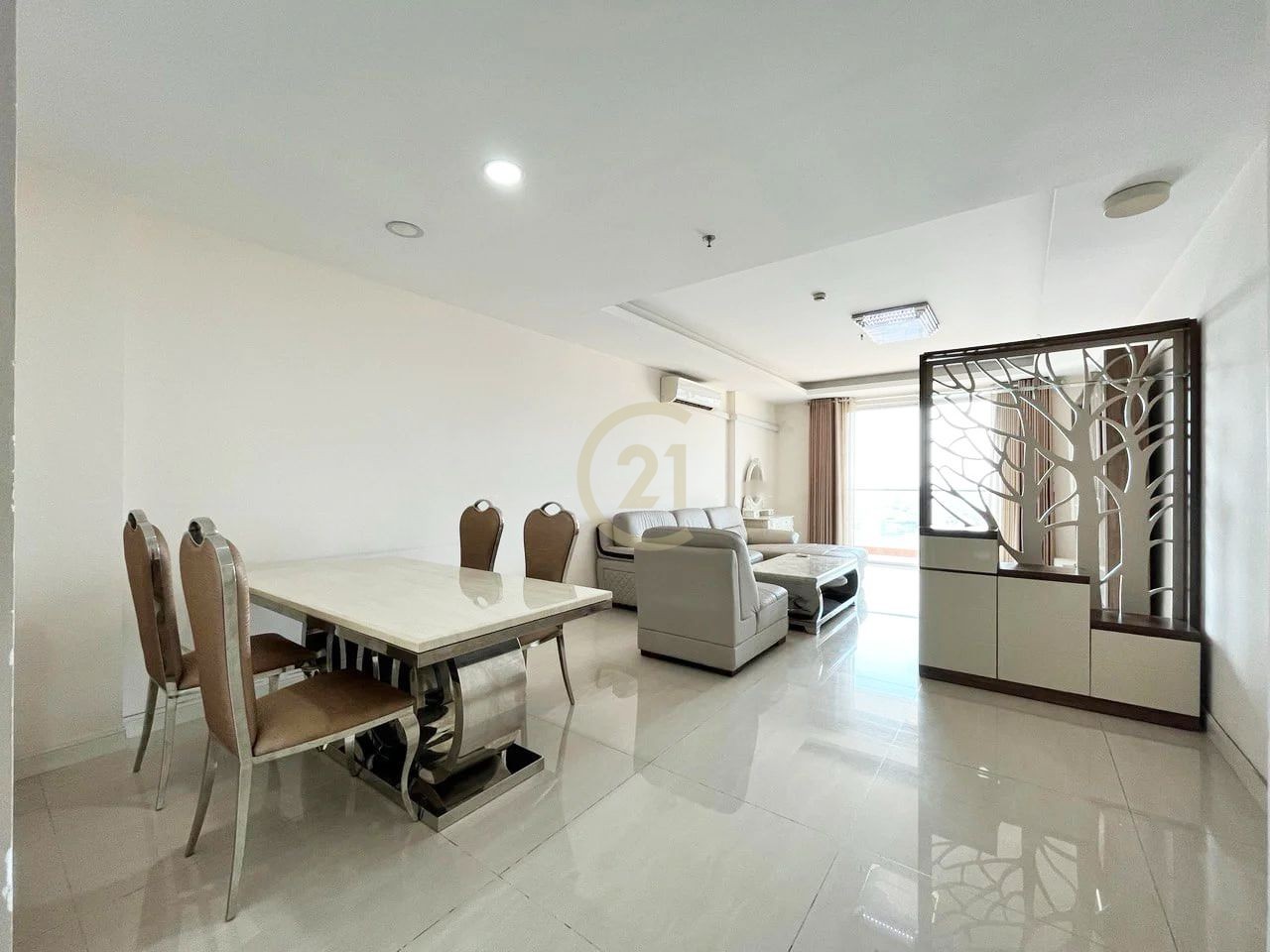 Cozy 2 Bedroom For Rent at Olympia
