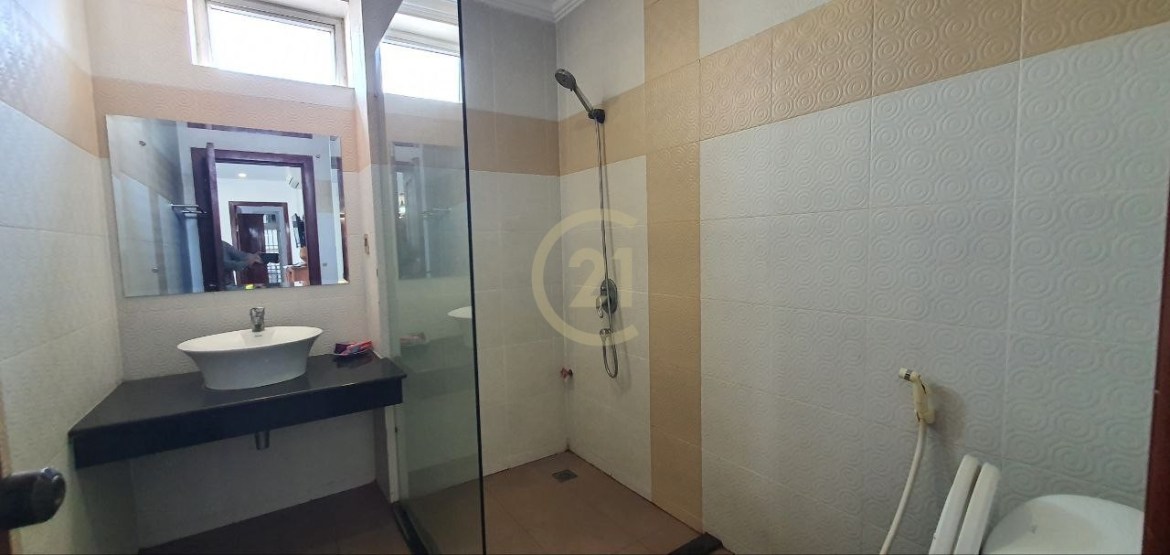 3 Bedroom Apartment For Rent at Tonle Bassac