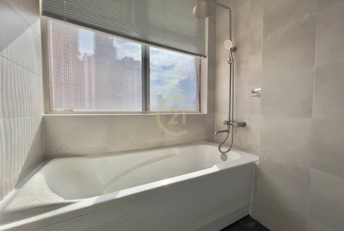 Luxury Two Bedroom For Rent At BKK1