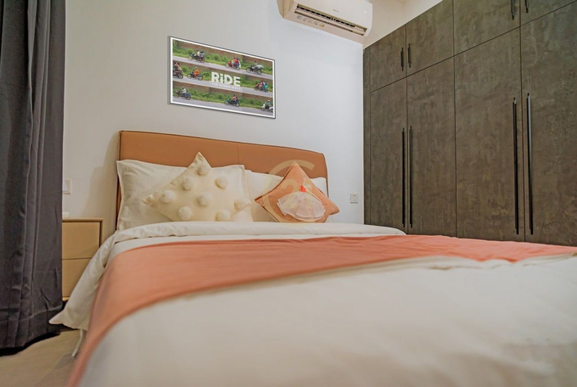 Spacious 2-BR Apartment for Rent in BKK1