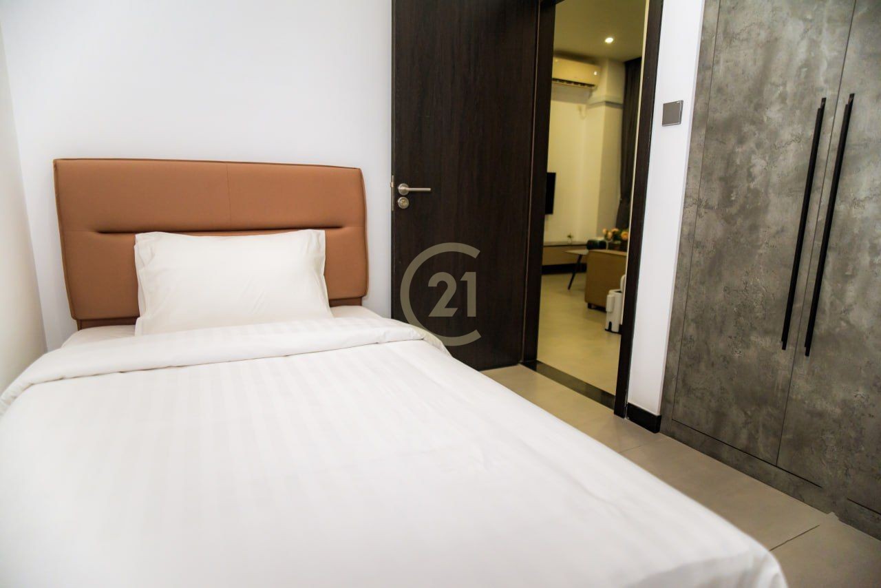 Spacious 2-BR Apartment for Rent in BKK1