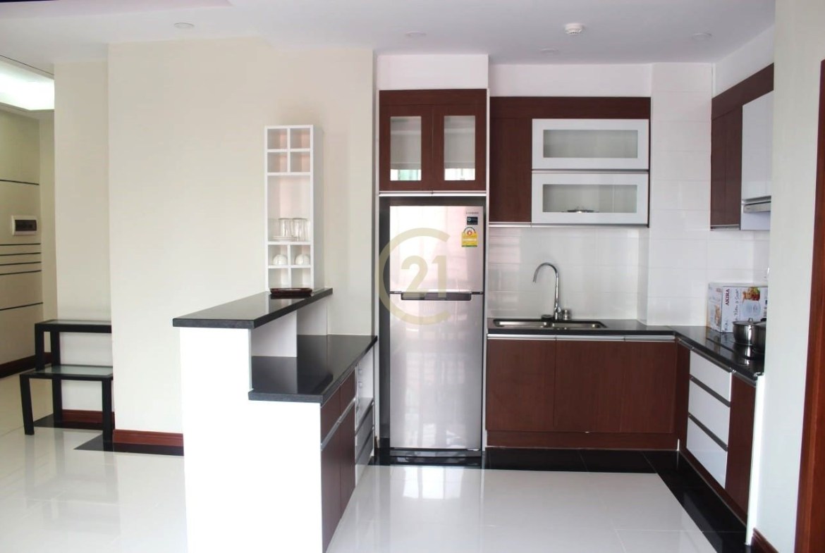 Stylish & Fully Serviced 1-Bedroom Apartment For Lease