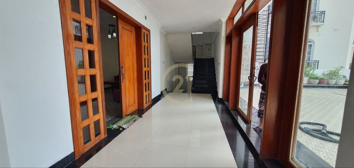3 Bedroom Apartment For Rent at Tonle Bassac