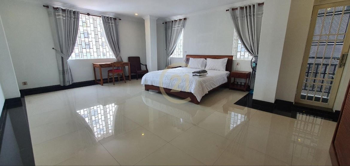 3 Bedroom Apartment For Rent at Tonle Bassac