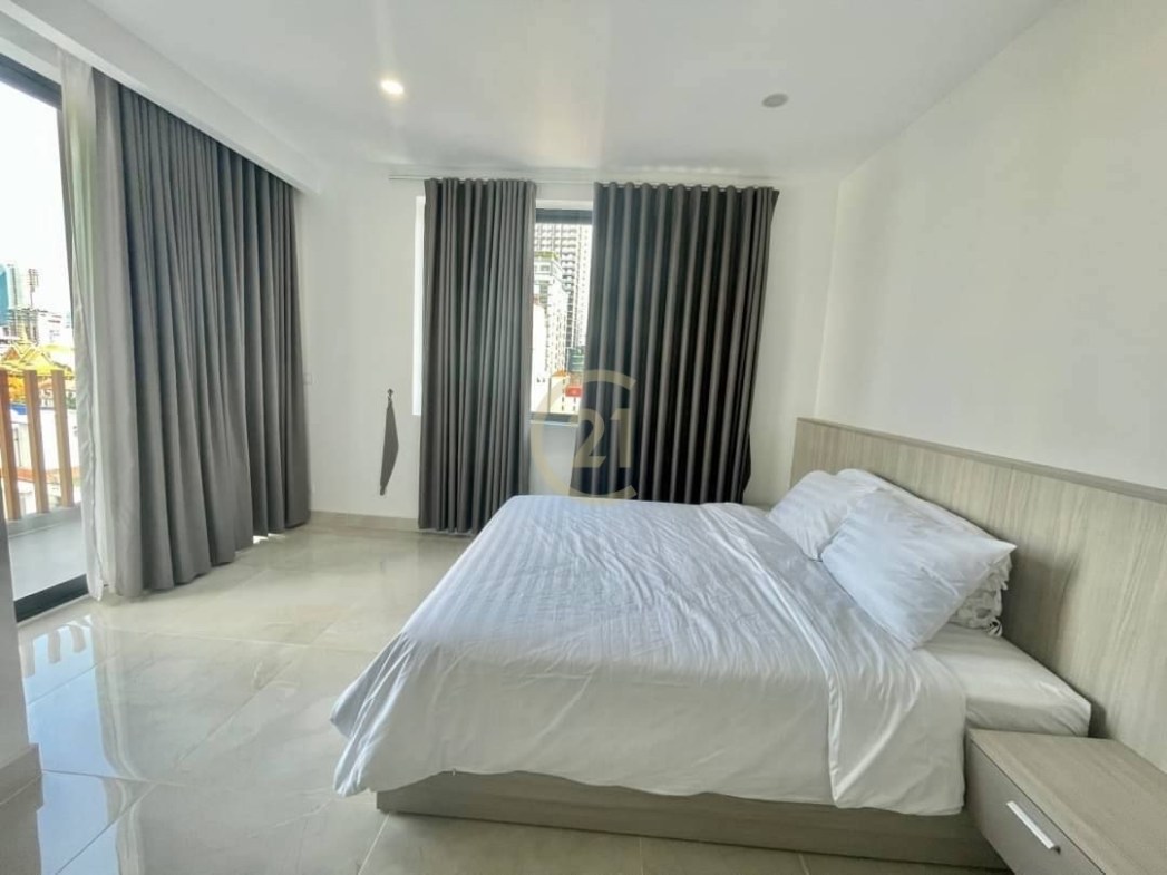 Luxury Two Bedroom For Rent At BKK1