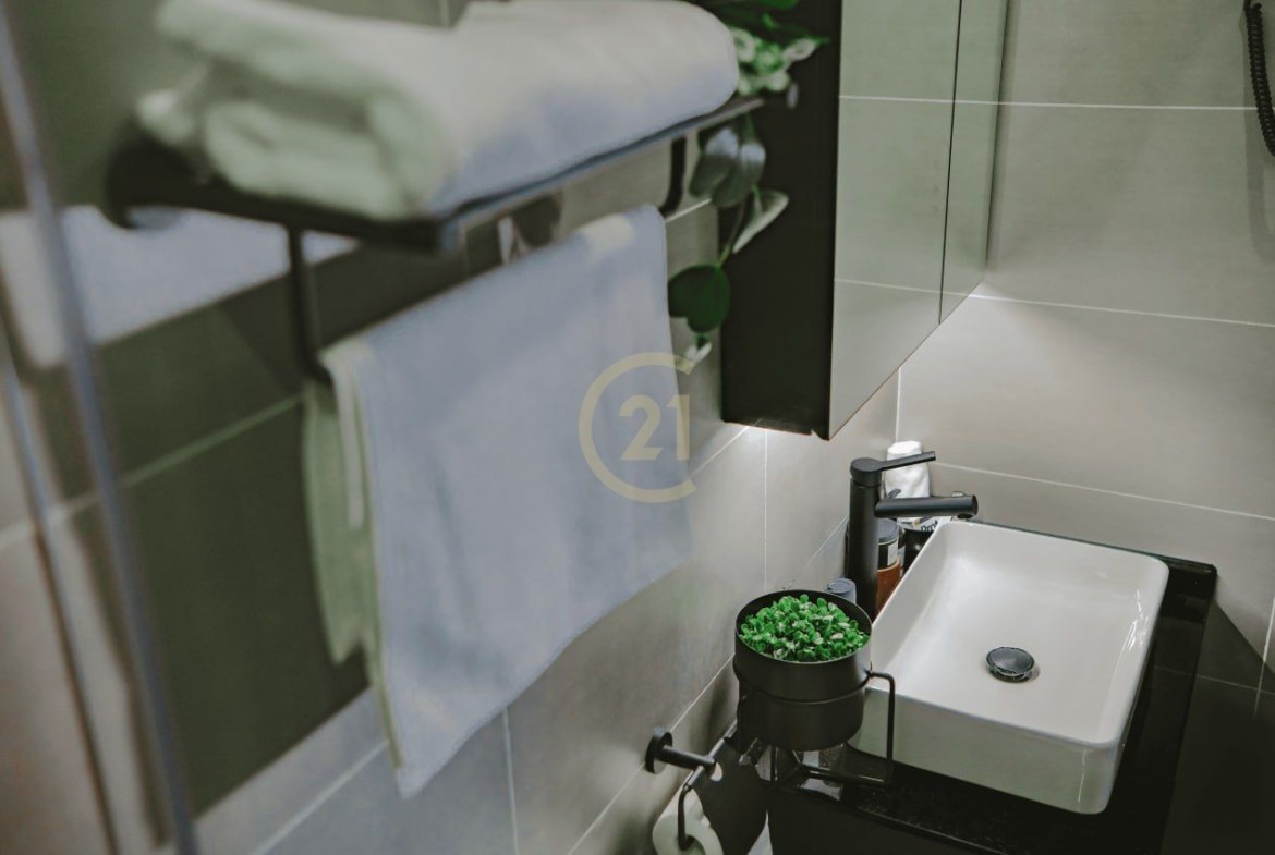 Spacious 2-BR Apartment for Rent in BKK1