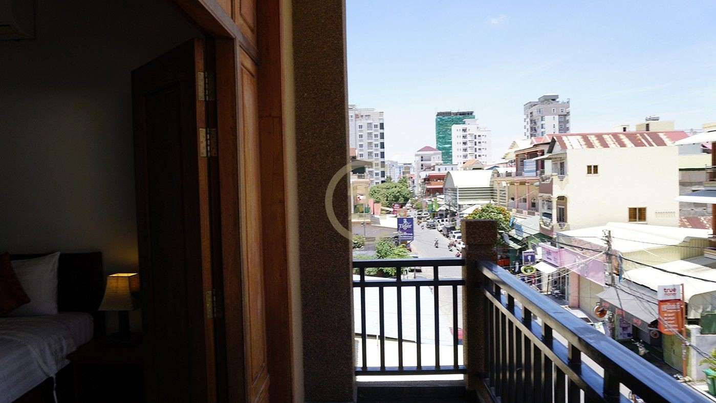 Spacious Studio Room with Balcony for Rent in TTP