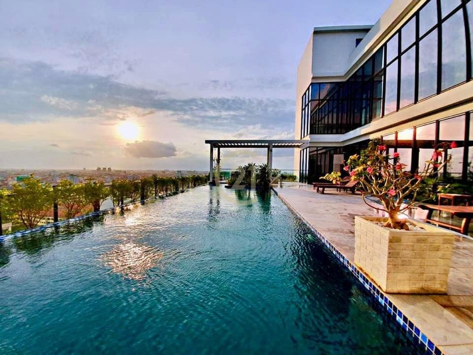 Toul Svay Prey | Modern 1BR Apartment with Pool & Gym