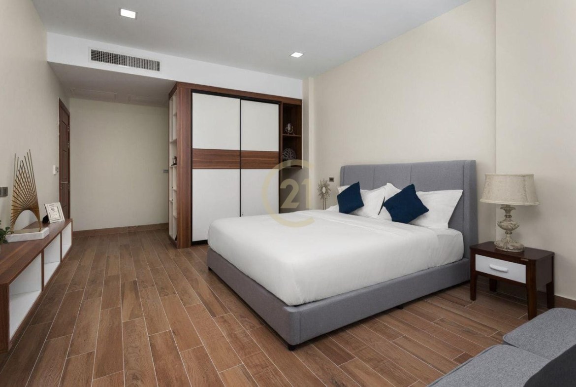 Toul Svay Prey | Modern 1BR Apartment with Pool & Gym