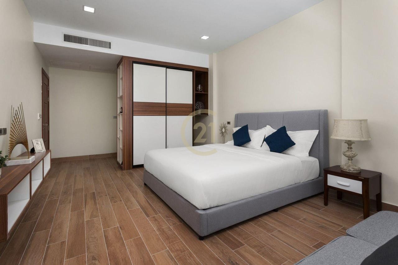 Toul Svay Prey | Modern 1BR Apartment with Pool & Gym