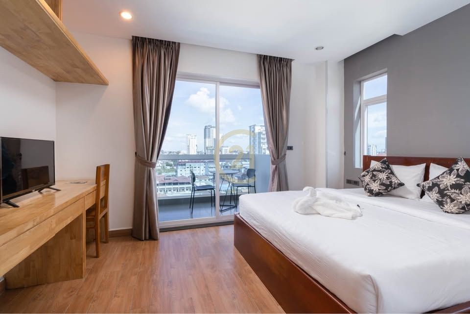 WESTERN THREE BEDROOM FOR RENT