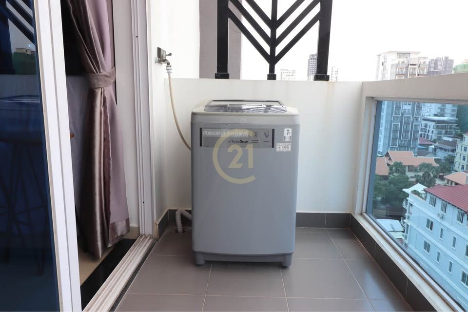 WESTERN THREE BEDROOM FOR RENT