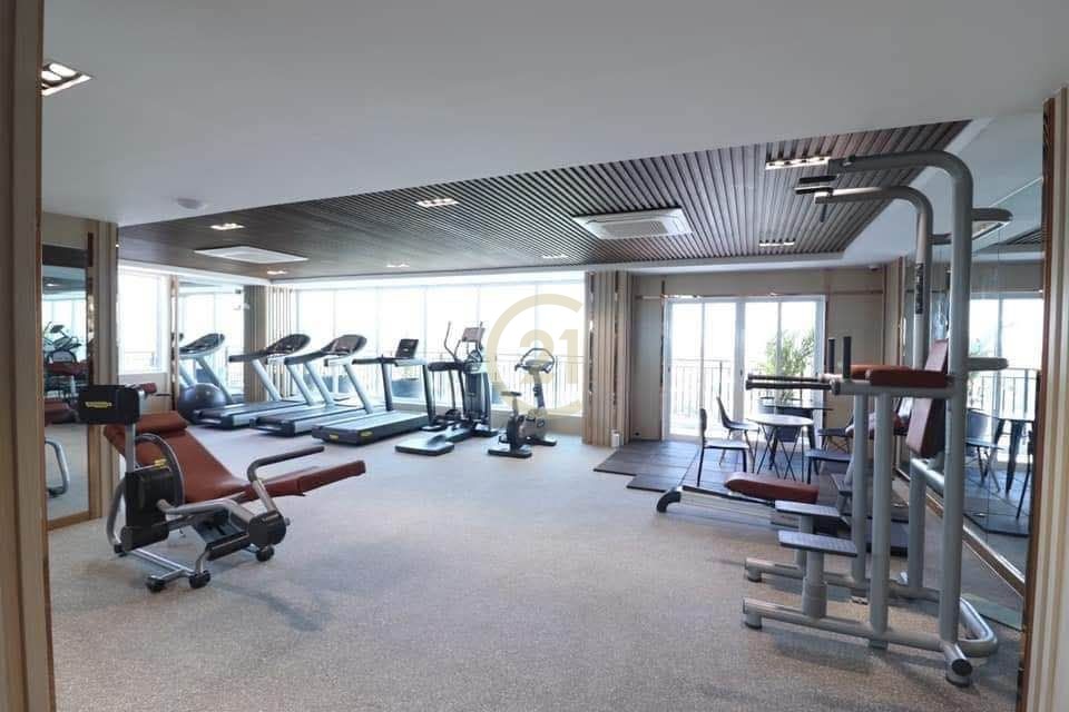 WESTERN THREE BEDROOM FOR RENT
