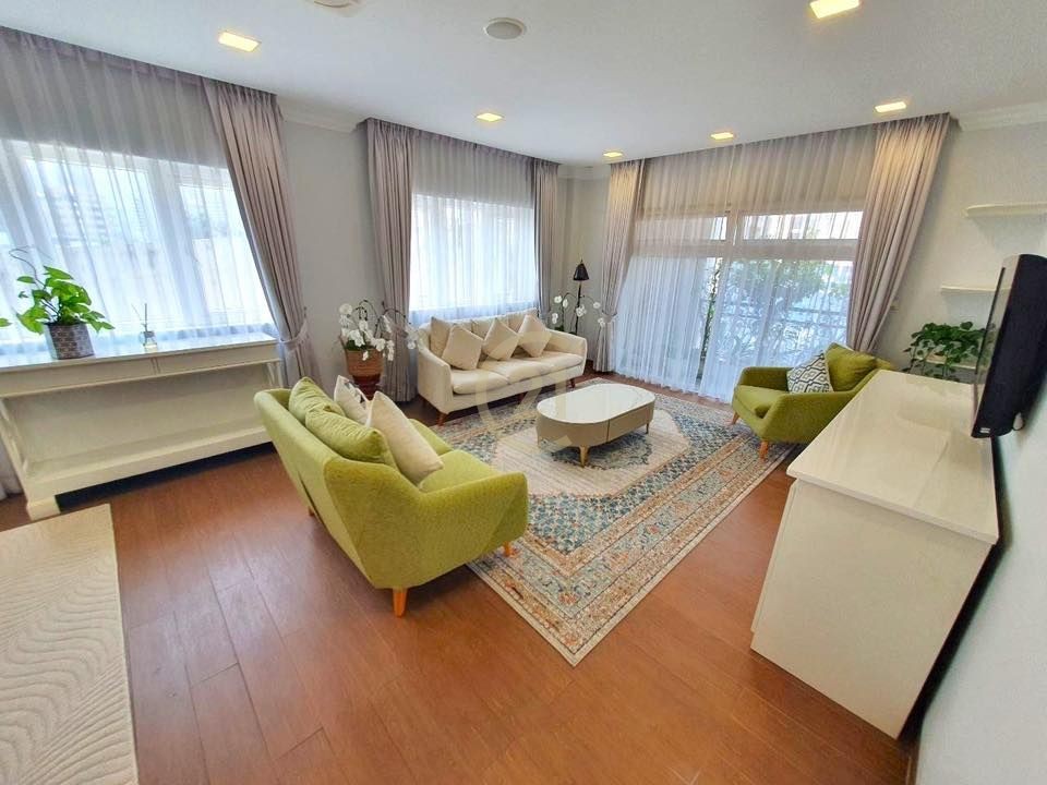 ELEGANT THREE BEDROOM FOR REN
