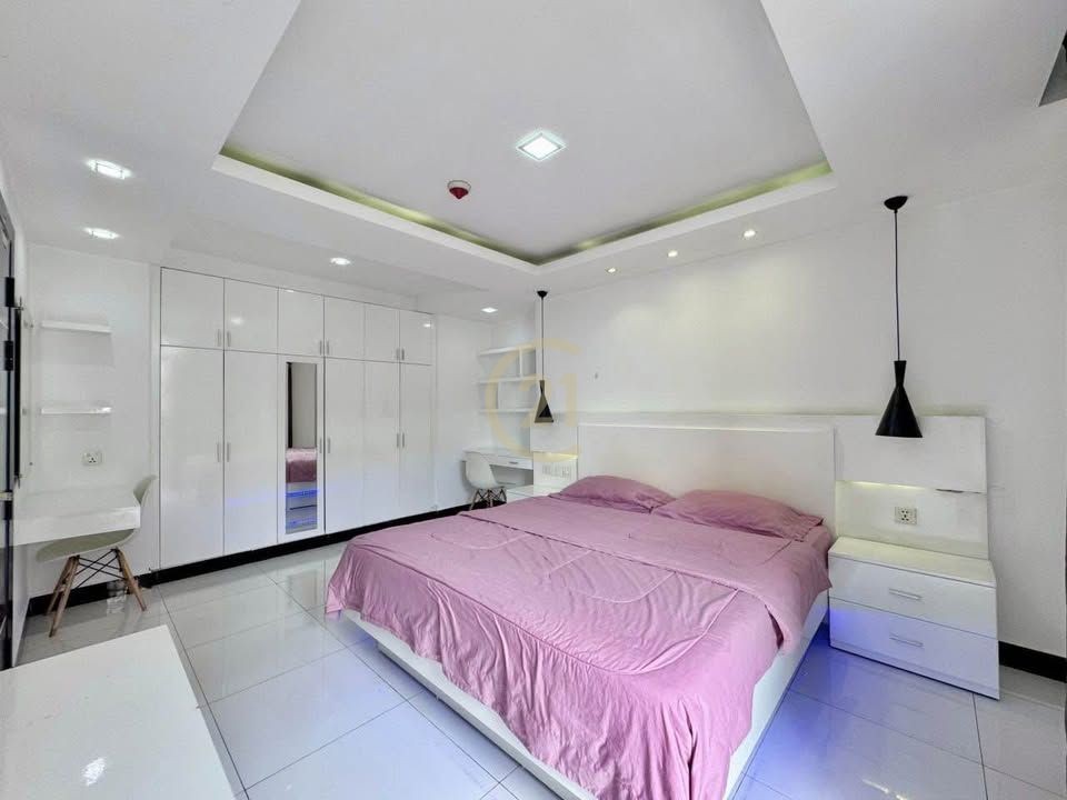 Luxury One Bedroom For Rent At BKK3