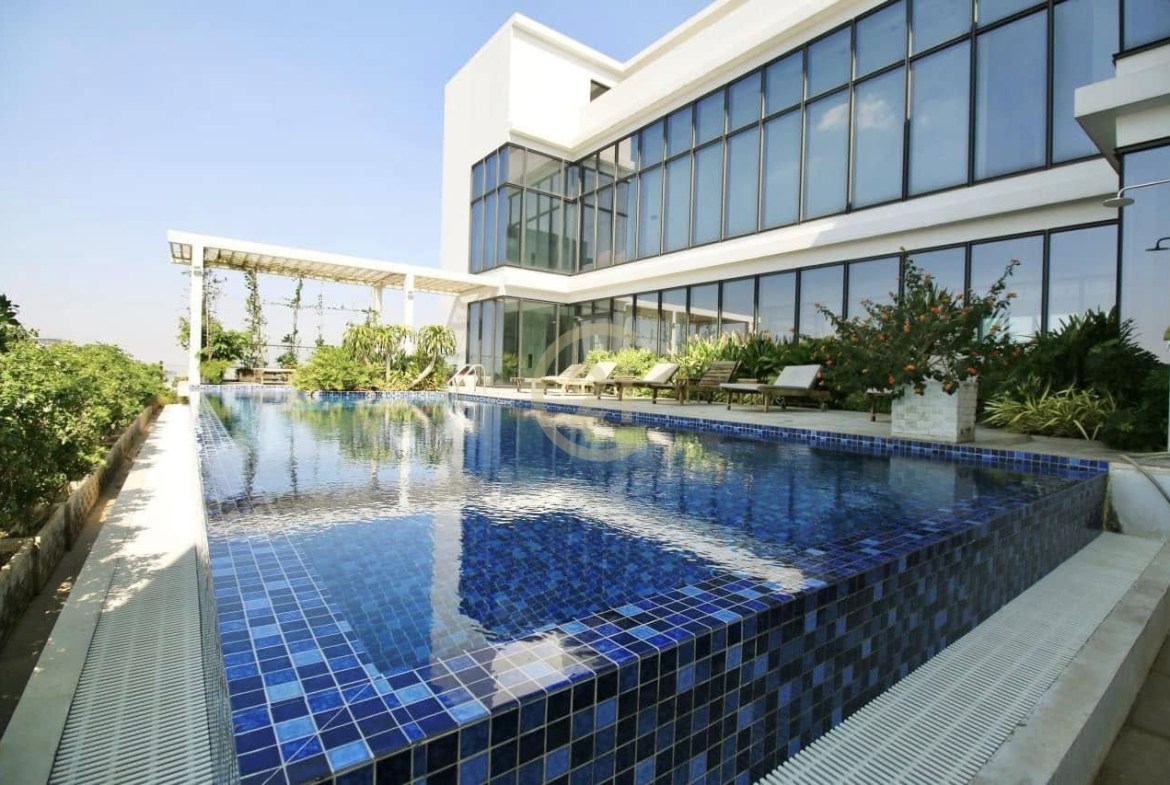 Spacious 3 Bedroom Apartment with Pool & Gym | Toul Svay Prey