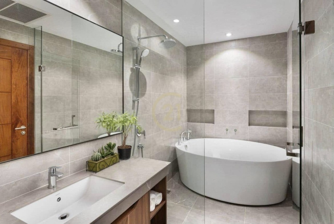 Spacious 3 Bedroom Apartment with Pool & Gym | Toul Svay Prey