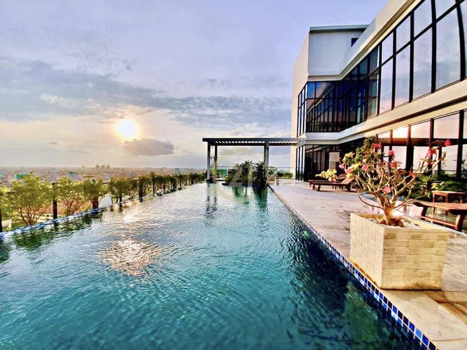 Spacious 3 Bedroom Apartment with Pool & Gym | Toul Svay Prey