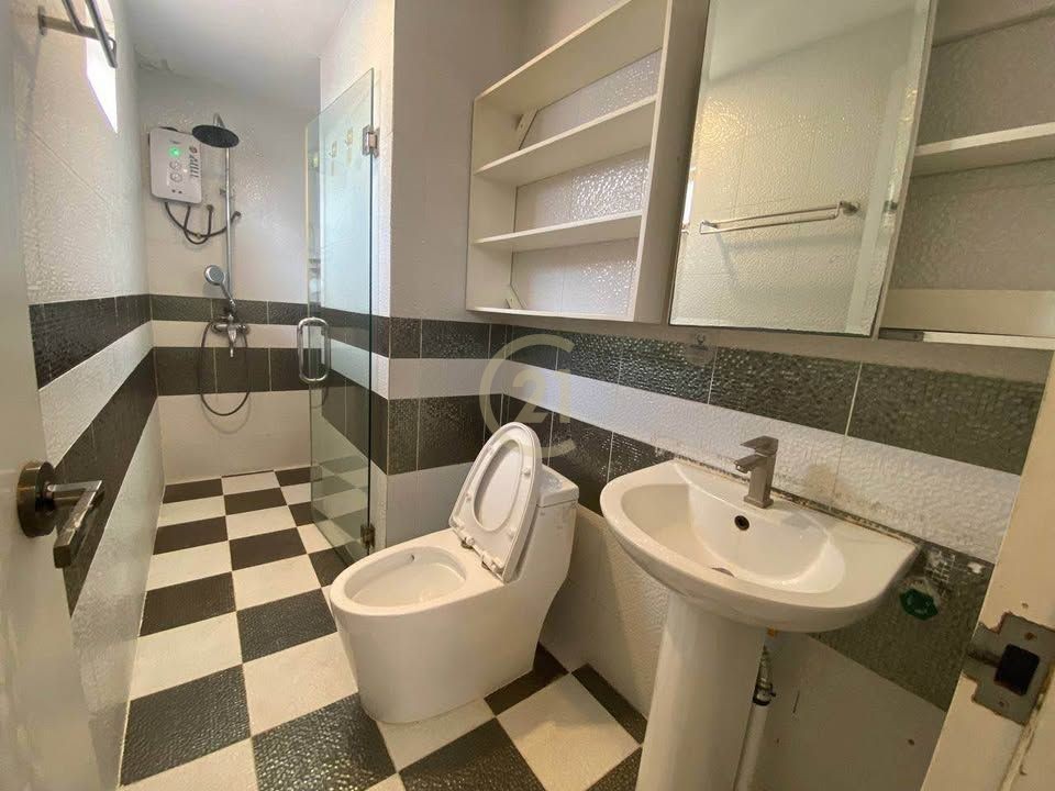 CLASSIC THREE BEDROOM FOR RENT