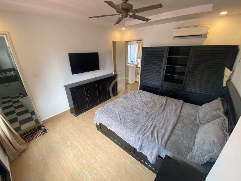 CLASSIC THREE BEDROOM FOR RENT