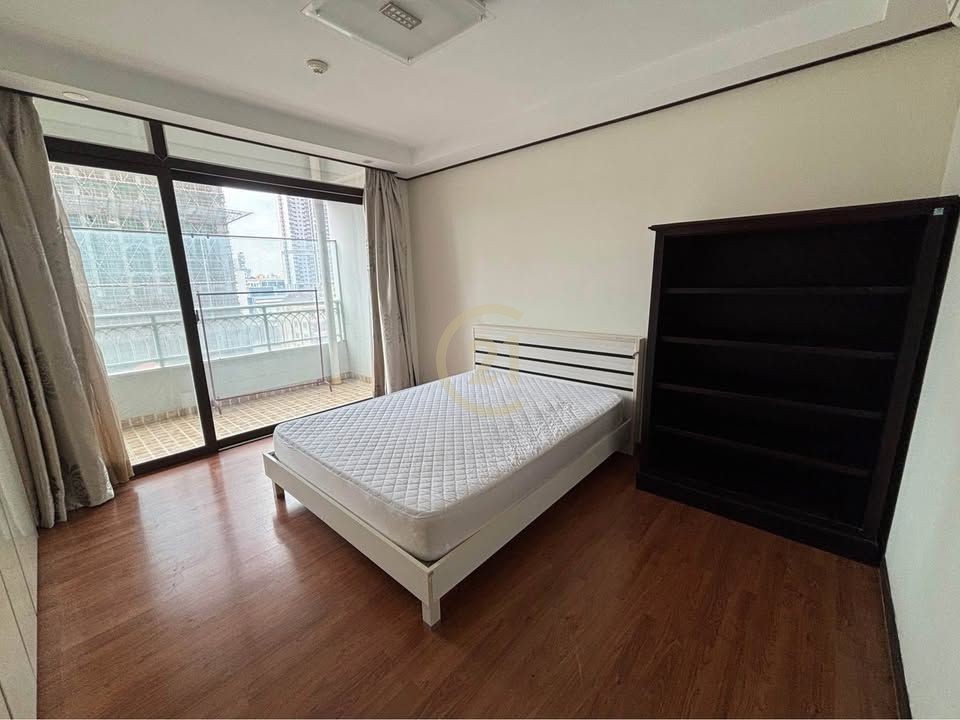 SPECIOUS THREE BEDROOM FOR RENT